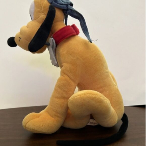 Disney Parks Pirates Of The Caribbean Ride Pluto With Keys Plush - Picture 3 of 4